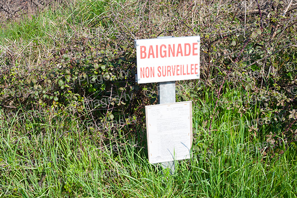 panneau de baignade non surveillée à la plage sud Anneville-sur-Mer