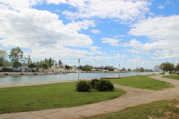 Promenade around the Port Camargue marinas