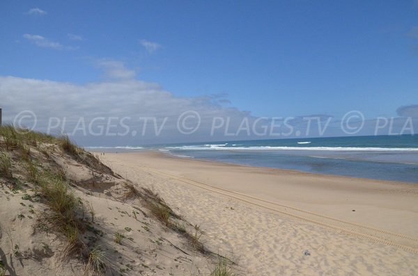 Overview of sand beach in Lacanau - Super South