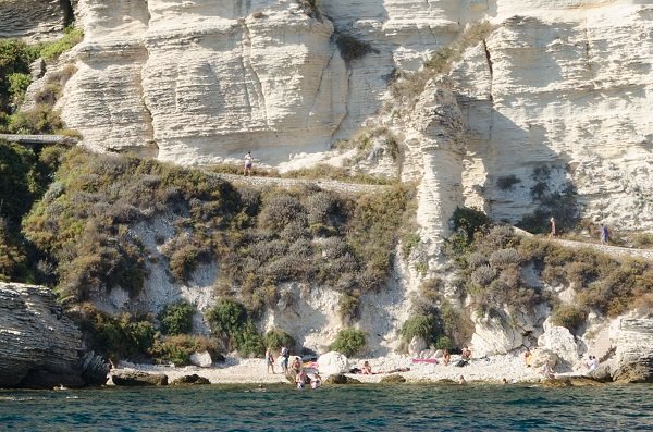 Plage dans le centre de Bonifacio