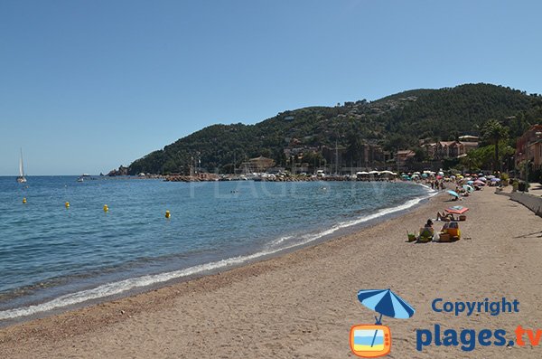 Ende des Strandes Suveret in Théoule sur Mer