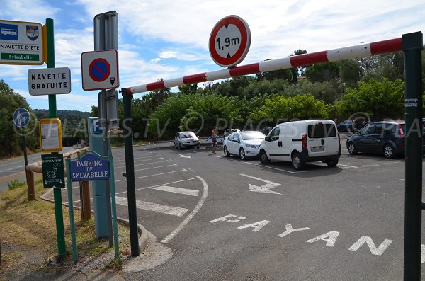 Parking de la plage de Sylvabelle