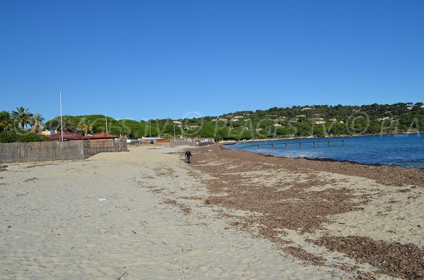 Plage de sable du Tahiti proche de St Tropez