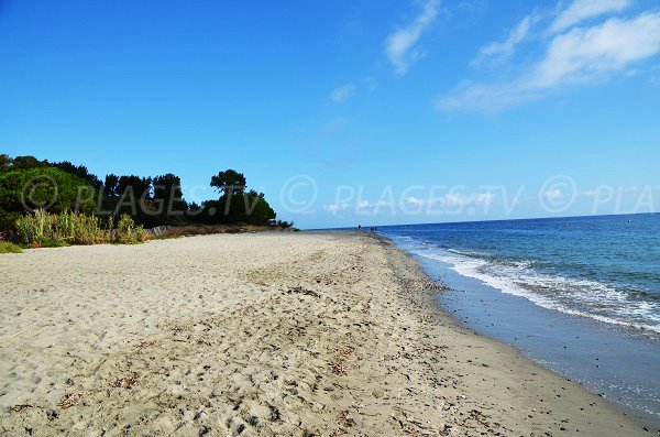 Lieu de baignade au nord de Figareto en Corse