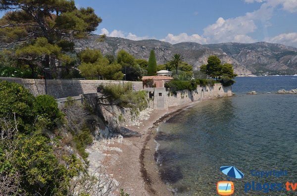 Plage déserte à Saint Jean Cap Ferrat