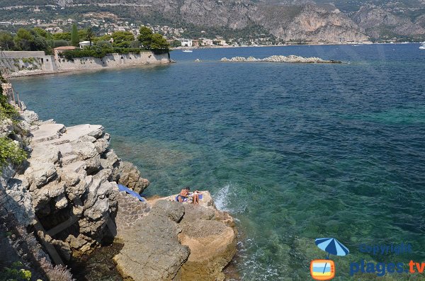 Rochers pour la baignade à St Jean Cap Ferrat proche de Beaulieu