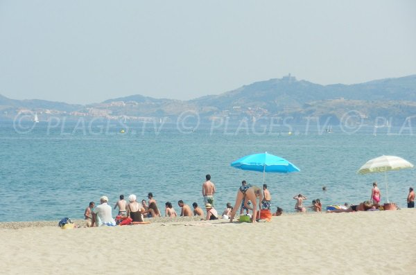 Strand von Tamaraiguer mit Blick auf die Côte Vermeille