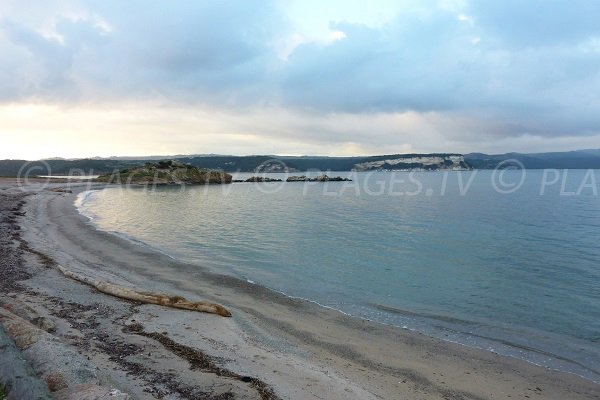 Plage de Tamaris dans le golfe de Santa Amanza