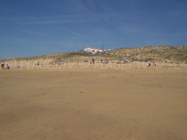 Arrière plan de la plage de la Terrière à La Tranche sur Mer - Accès 152