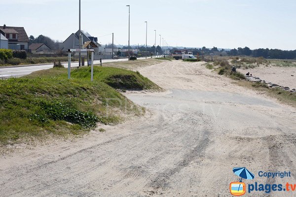 Parking de la plage du Thar à St Pair sur Mer