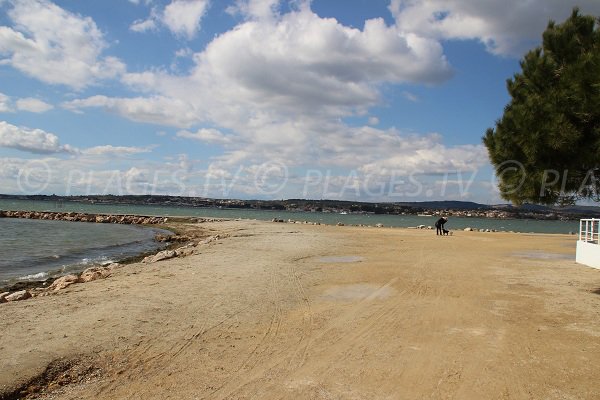 Plage sur l'étang de Thau à Balaruc les Bains