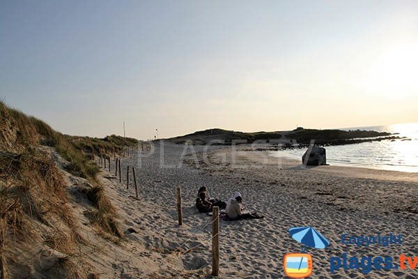 Vue sur la pointe de la Torche depuis la plage