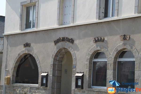 Café à proximité de la plage de Plougoulm