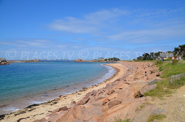 Plage ouest sur l'ile Renote à Trégastel