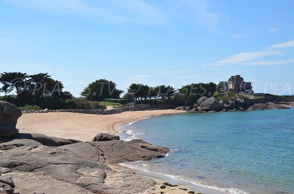 Tou Drez beach in Trégastel in France