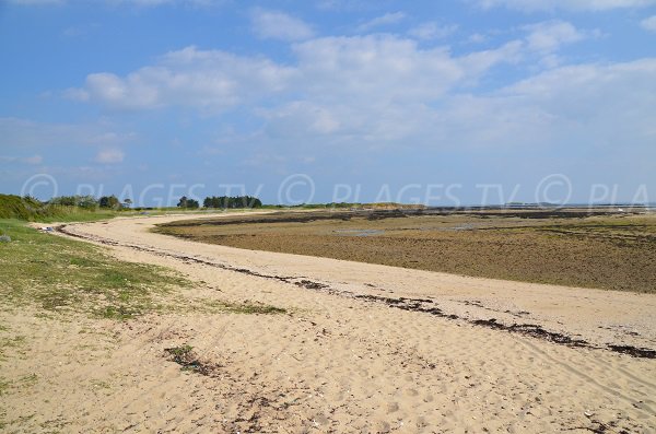 Toul Keun beach in Locmariaquer in Brittany - France