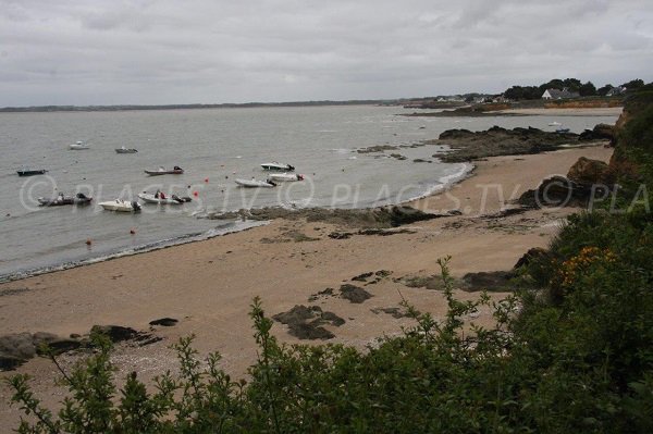 Plage de Toulru dans la baie du Cabonnais - Quimiac