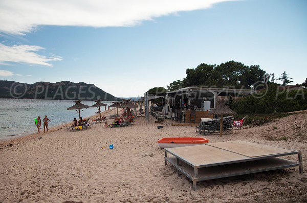 Paillote sur la plage de tramulimacchia à Lecci (Porto Vecchio)