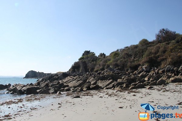 Rochers sur la plage de Traon Erc'h - Roscoff