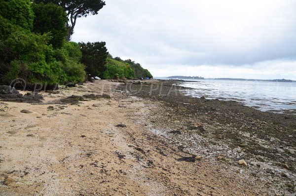 Treno beach, view on Locmariaquer