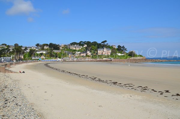 Plage de Trestraou à Perros Guirec en Bretagne