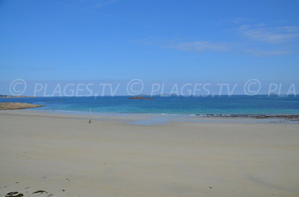 Plage de sable blanc à Perros Guirec