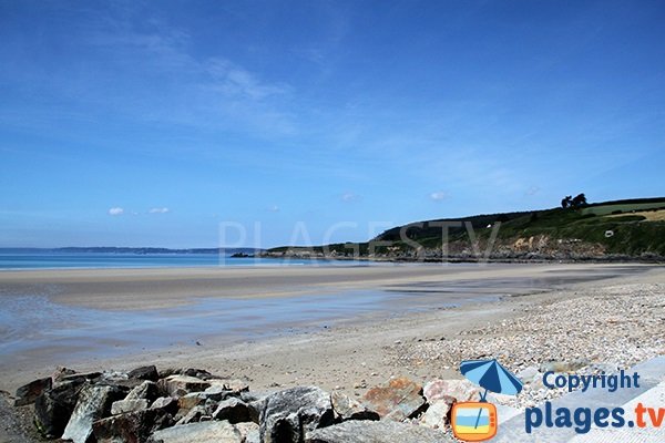 Plage avec des activités nautiques à Telgruc sur Mer