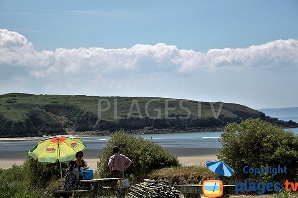 Aire de pique nique à côté de la plage de Trez Bellec à Telgruc sur Mer