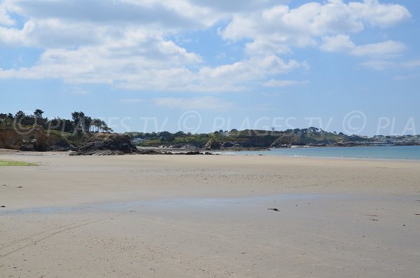 Plage face à Camaret sur Mer sur la route de la pointe des espagnols