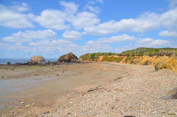 Partie droite de la plage de Trez Rouz à Crozon