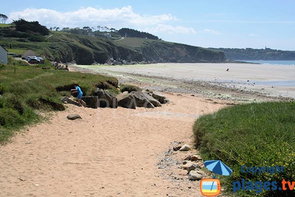 Plage de Trezmalaouen à Kerlaz au niveau de l'accès