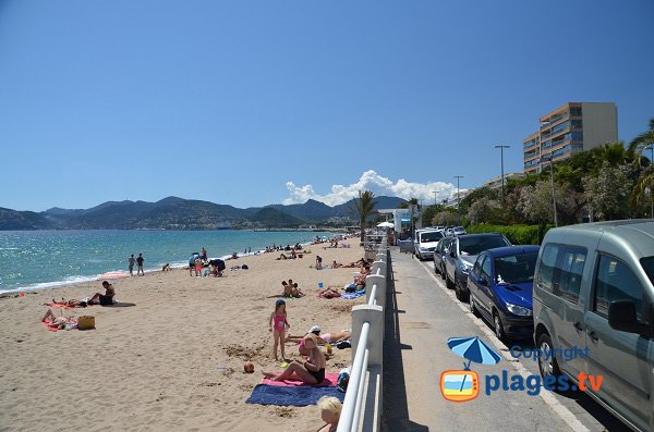 Beach and road - Trou de l'Ancre - Cannes La Bocca