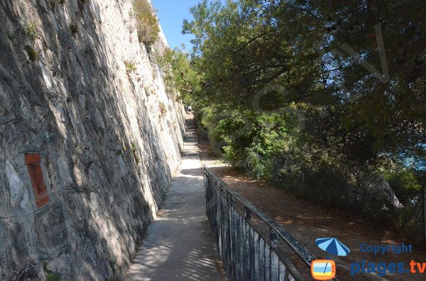 Access path to the Tunnel beach in Roquebrune Cap Martin