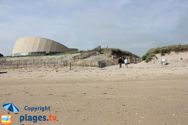 Musée du Débarquement Utah Beach depuis la plage de Sainte-Marie-du-Mont