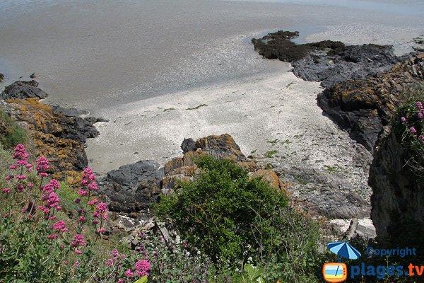 Crique à côté de la plage du Valais de St Brieuc