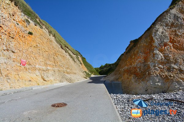 Chemin d'accès à la valleuse du Prêtre