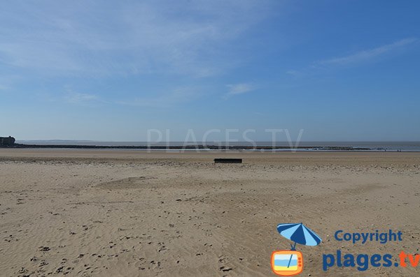 Rochers sur la plage de Vallières - St Georges Didonne