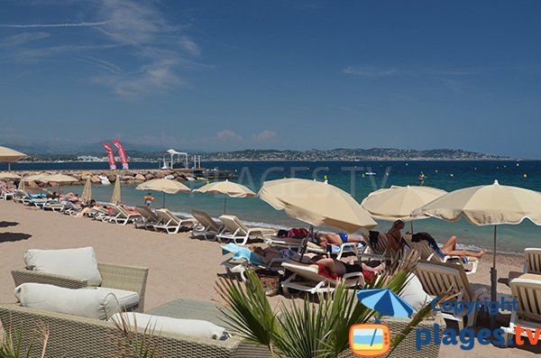 Plage privée dans le centre de Théoule sur Mer