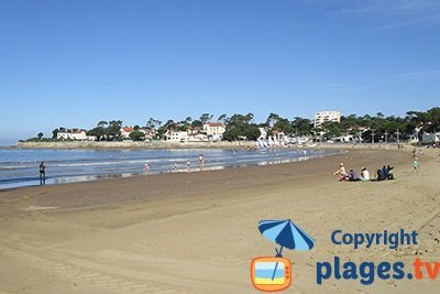 Vaux sur Mer and its beach - France