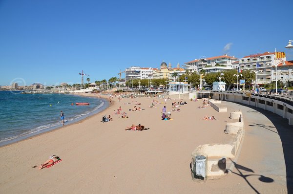 Huts and beach of Saint Raphaël - South of France