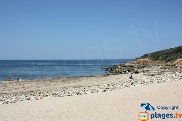 Côté nord de la plage du Veillon - Talmont - côte rocheuse