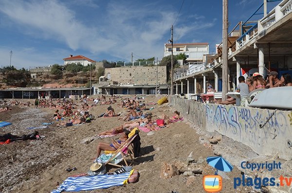 Terrasses des cabanons sur la plage de Bonne Brise - Marseille