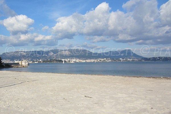 Plage de la Vieille proche du centre de Saint Mandrier