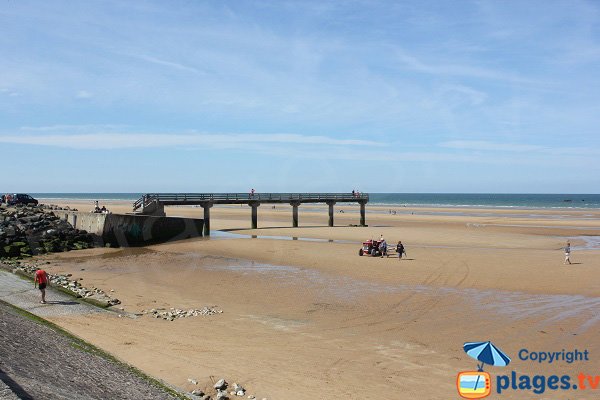 Large sand beach in Vierville sur Mer