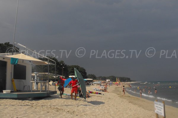 Poste de secours de la plage de la Vignale à Ghisonaccia - Corse