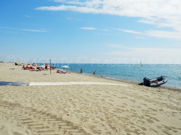 Beach near the République square of Port Barcarès