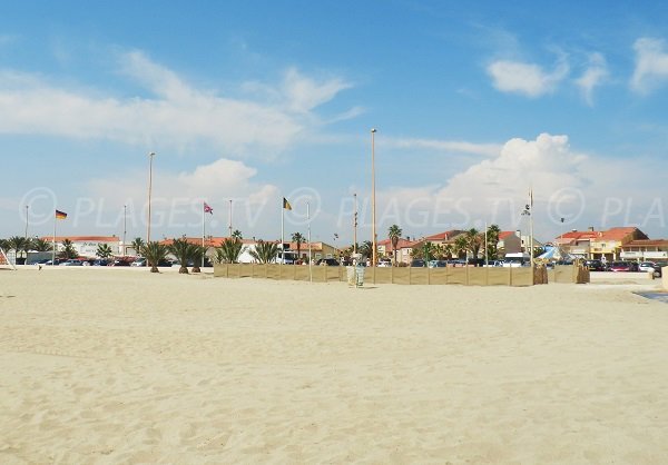 Environnement de la plage du Village Central de Barcarès