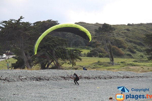  Paragliding on the Berneuf Ville beach - Brittany