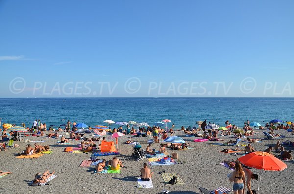 Foto vom Segelbootstrand im August in Nizza