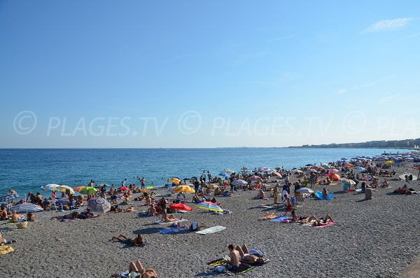 Segelbootstrand in Richtung Nizza Westen